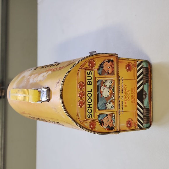 Vintage Walt Disney School Bus metal lunch box - Picture 2 of 5